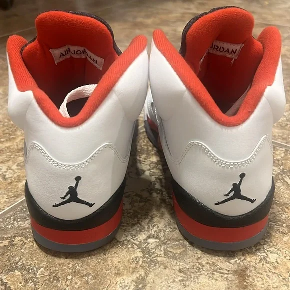 Air Jordan 5 ‘Fire Red’ (2013)